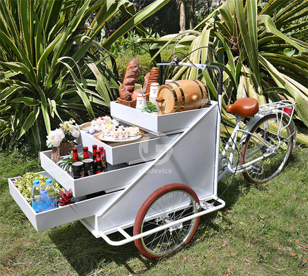 Outdoor-Lebensmittelwagen mit Sojabohnen-Rohstoff und dreirädrigem Elektrofahrrad