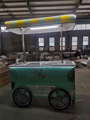 2023 Neuer Typ italienischer Eiswagen Dreirad mit Eismaschine Dreirad
